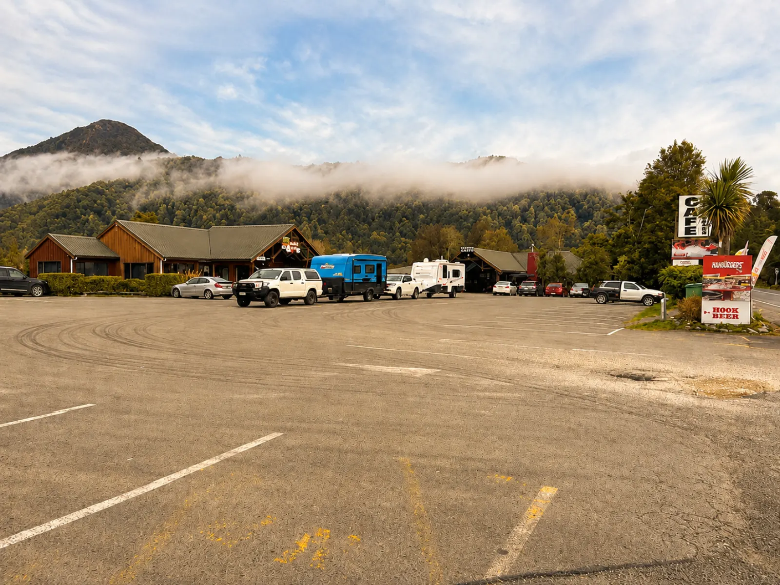 Beechwoods Café on State Highway 6 with parking for campervans and trucks